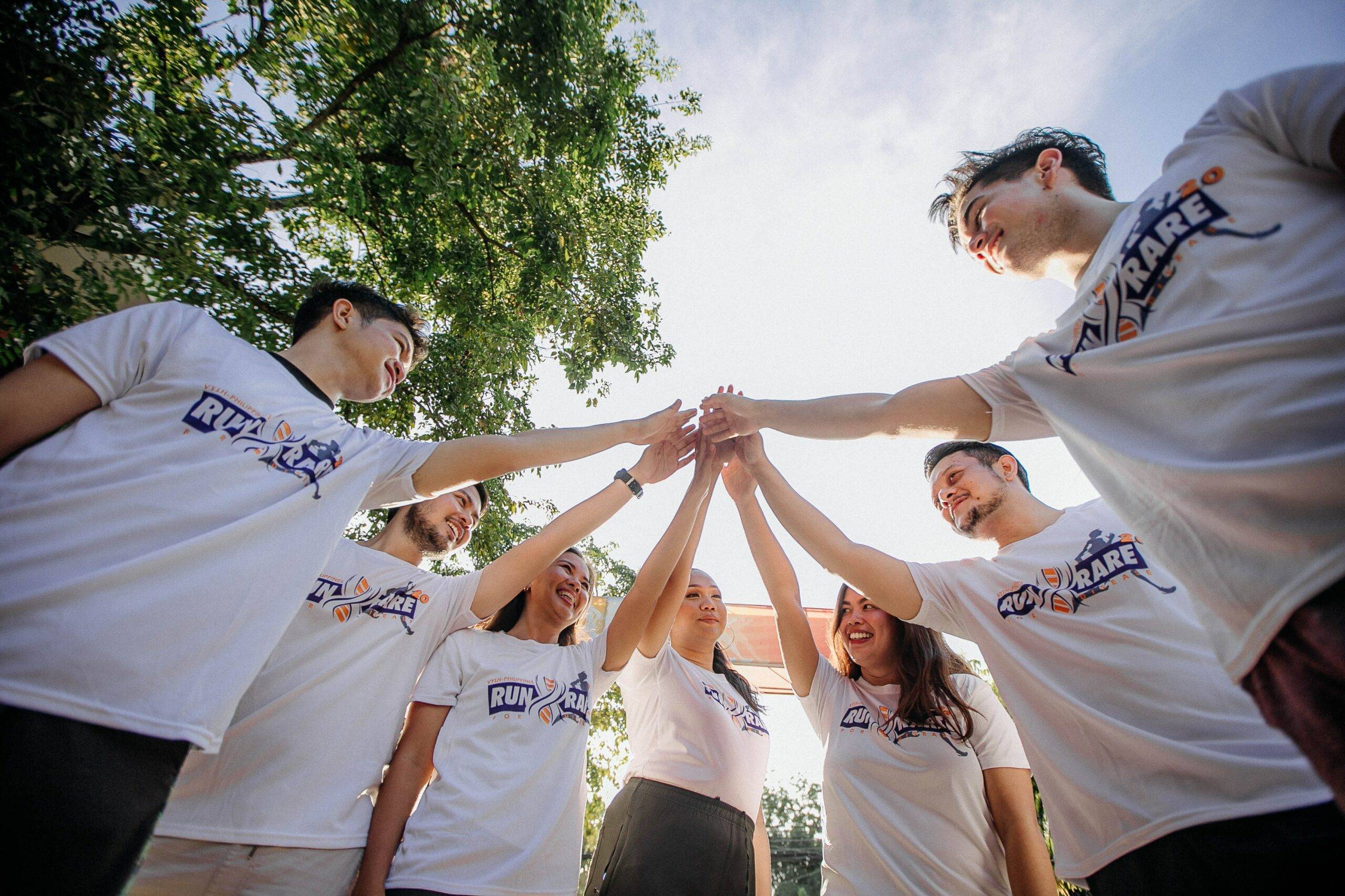 20 team building activities to boost workplace togetherness and improve business results