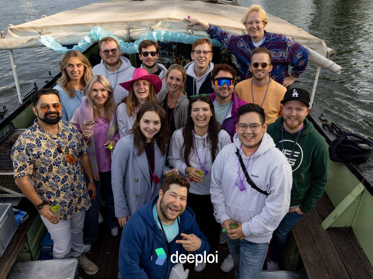 Meet deeploi, managing IT the right way, with no hassle and no problems